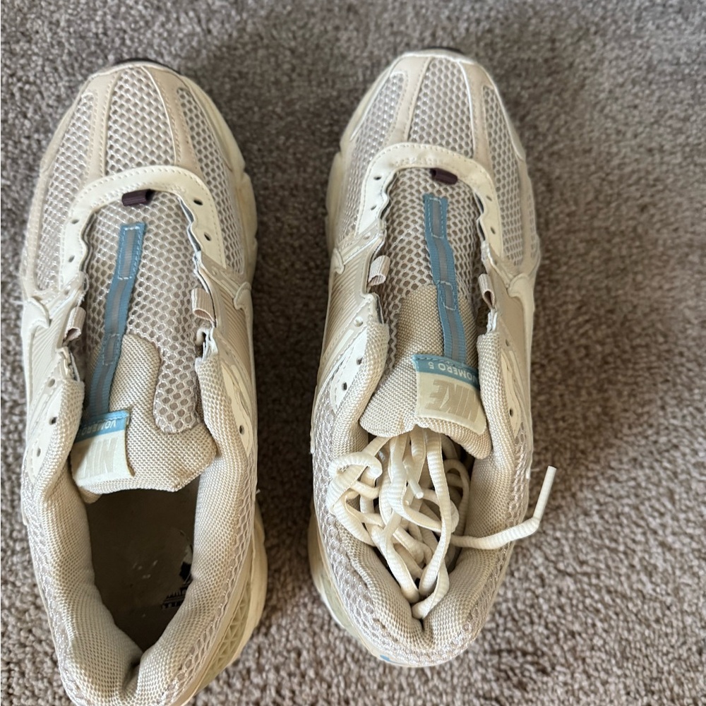 Nike Vomero Zoom 5 in Oatmeal. Women’s size 9.